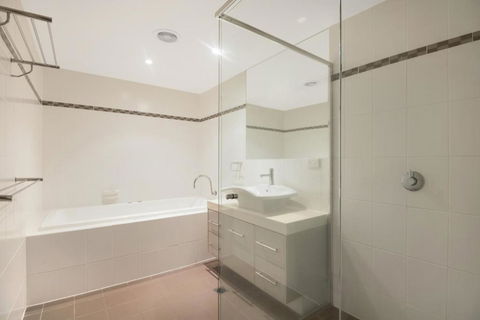 Breakwater Views Apartments - VIC Tourism 5