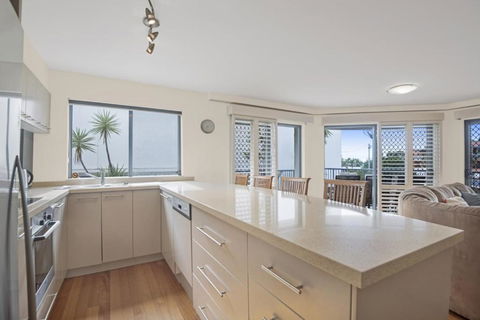 Breakwater Views Apartments - VIC Tourism 3