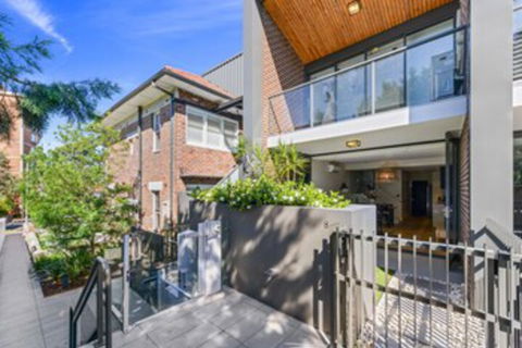 HomeHotel High End 3 Bedroom Terrace With Parking - VIC Tourism 0