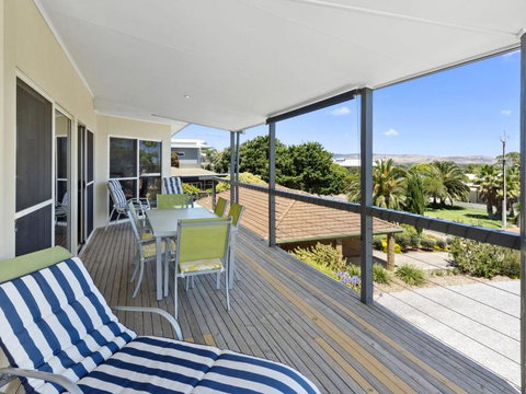 Carri Away 15 Solitude Drive - VIC Tourism 3