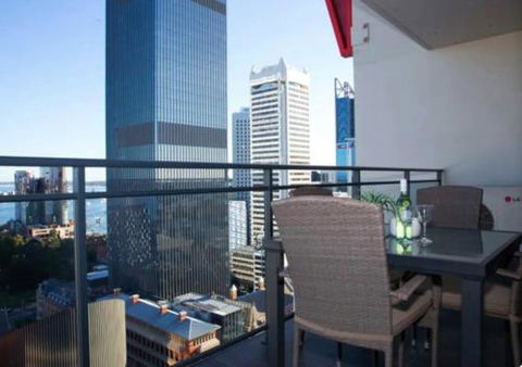 CENTRAL CBD EXEC STUNNING VIEW WIFI NETFLIX WINE - VIC Tourism 4