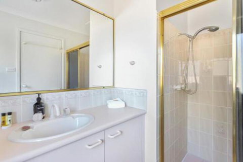 Macleay Street 23 Narrawallee - VIC Tourism 6