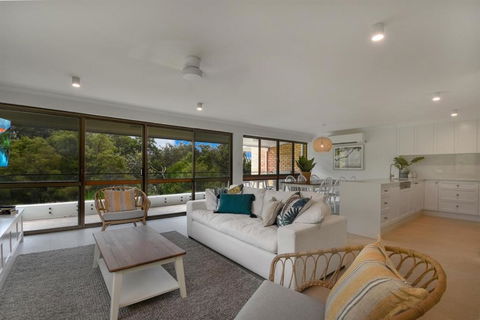 BEAUTIFULLY RENOVATED OCEANSIDE APARTMENT Lamer 9 - VIC Tourism 2