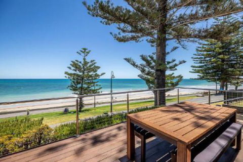 ULTIMA At The Bay Glenelg Absolute Beachfront - VIC Tourism 4