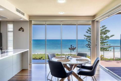 ULTIMA At The Bay Glenelg Absolute Beachfront - VIC Tourism 0