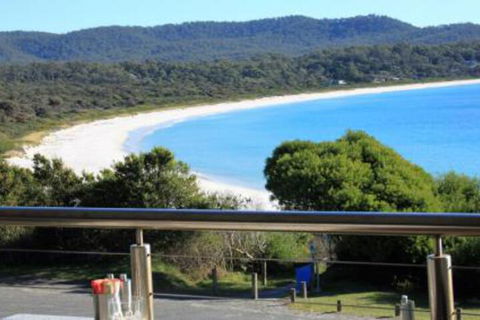 BAY Of FIRES BEACH SHACK Ocean Views From A Modern Beachhouse - VIC Tourism 6