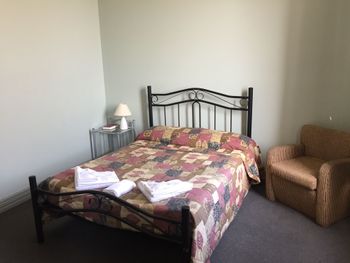 Duke Of Kent Hotel - VIC Tourism 3