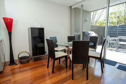 Premium 2 Bedroom Apartment - VIC Tourism 4