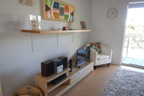 Unit 2 At 4 Pelican Street, Peregian Beach, Noosa Area - VIC Tourism 3