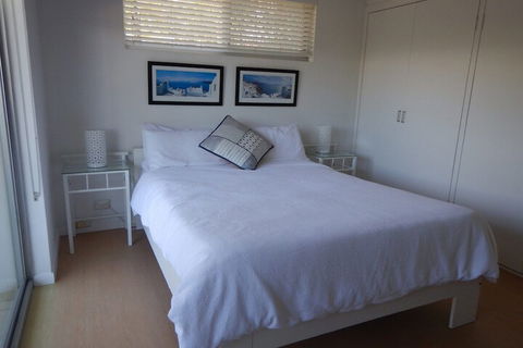 Unit 2 At 4 Pelican Street, Peregian Beach, Noosa Area - VIC Tourism 5