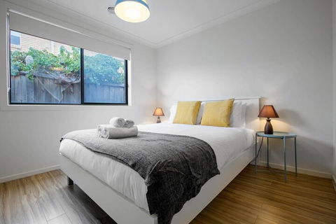 Lightful Charming House With Free Parking - VIC Tourism 4