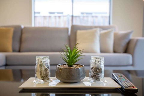 Lightful Charming House With Free Parking - VIC Tourism 3