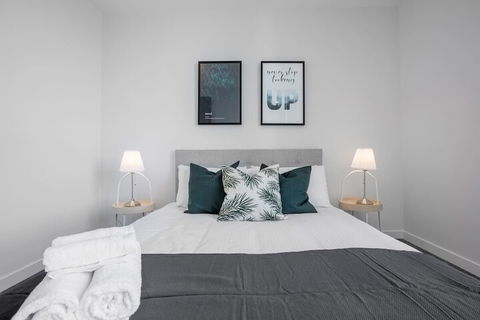Elegant Apartment At Parkville - VIC Tourism 4