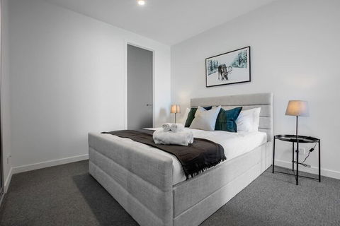 Elegant Apartment At Parkville - VIC Tourism 5