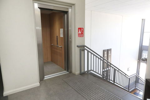 Centrepoint Apartments - VIC Tourism 3