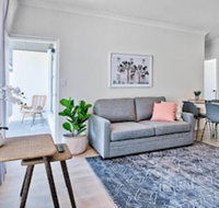 2 Bedroom Apt With Balcony  Air Con in Plympton - VIC Tourism