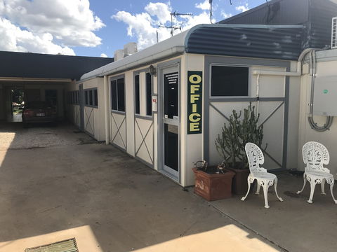 Blackall Coolibah Motel - VIC Tourism 0