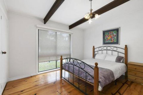 THE BEACH HIVE PET FRIENDLY (OUTSIDE ONLY) INLET SIDE - VIC Tourism 2