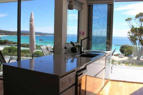 BEACHHOUSE BINALONG Luxury Waterfront Holiday House At Bay Of Fires - VIC Tourism 4