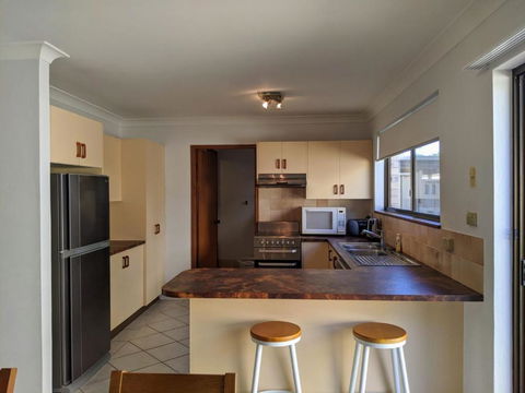 DAVIES STREET 3 / 14 MOLLYMOOK - VIC Tourism 5