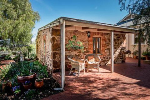 Lucys Cottage - VIC Tourism 2