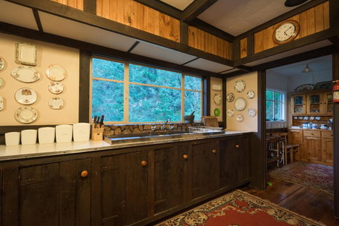 Walhalla Coach House - VIC Tourism 1