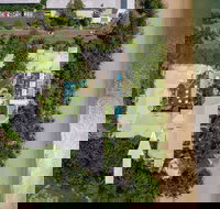 Belle Escapes - Poolside Apartment Alamanda Beachfront Resort 54