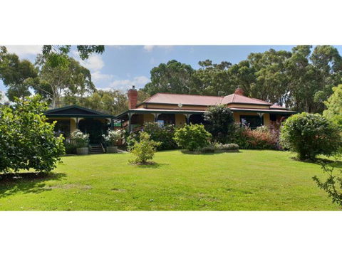 Ripplebrook Cottage - VIC Tourism 5