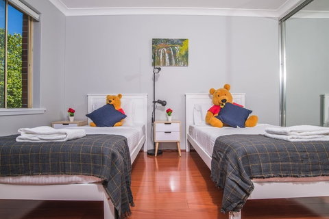 Rustic Hardwood 2 Bedroom Apartment In Randwick - VIC Tourism 5