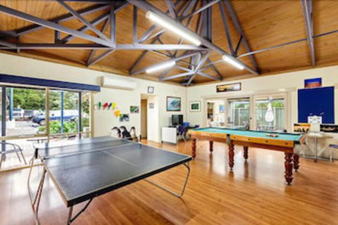 Island Breeze Resort - VIC Tourism 6