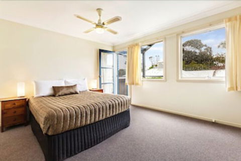 Island Breeze Resort - VIC Tourism 5