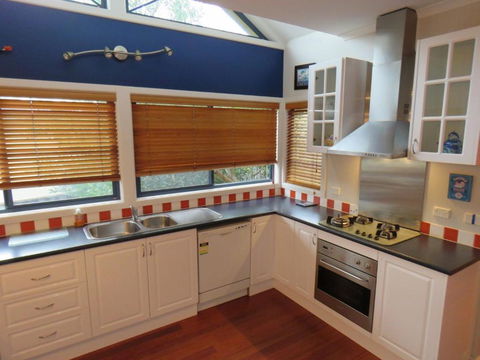 29 Church St. Cowes Large Holiday House Close To Shops & Beach - VIC Tourism 4