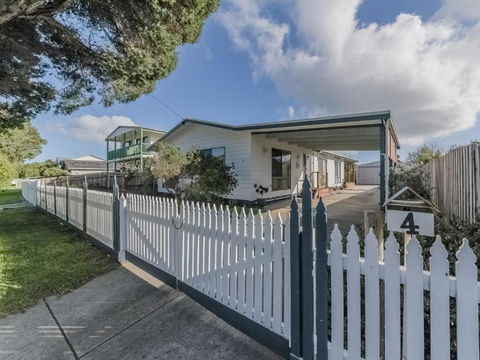 4 Lansell Road Cowes - VIC Tourism 4