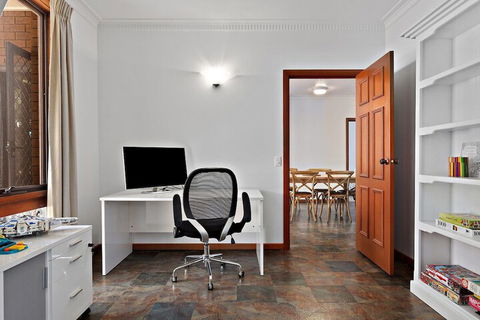 1 Gordon - Kenros Beach House - VIC Tourism 6