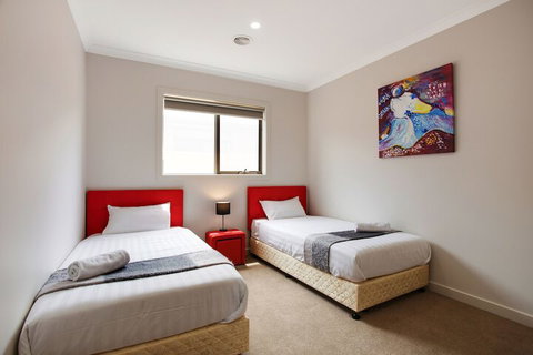 Point Cook Villas - VIC Tourism 7