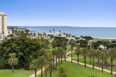 St Kilda Penthouse With Panaromic Bay And City View - VIC Tourism 2