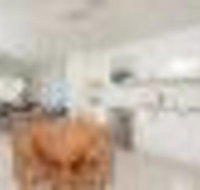 Lakeview Apartments Suite 17