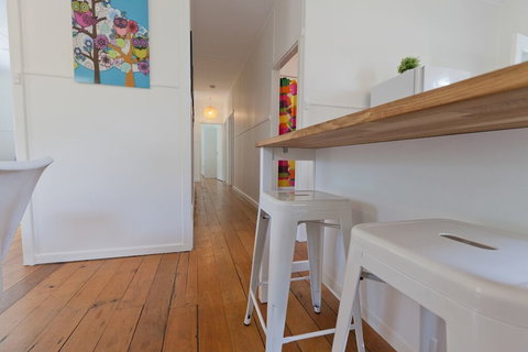 Charlie's Beach House - VIC Tourism 5