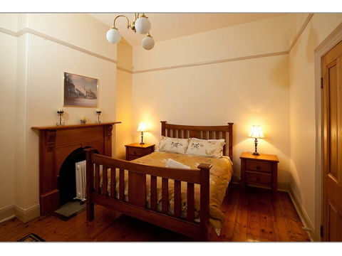 Fairholme Townhouse - VIC Tourism 0