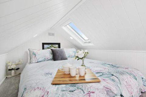 TINY HOME......BIG Views - VIC Tourism 2