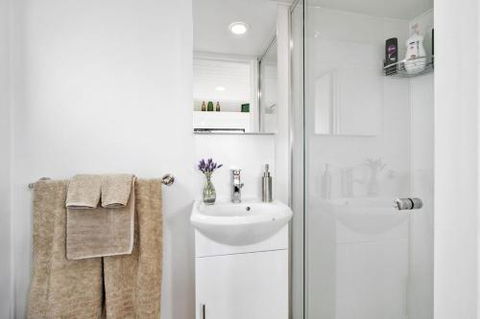 TINY HOME......BIG Views - VIC Tourism 3