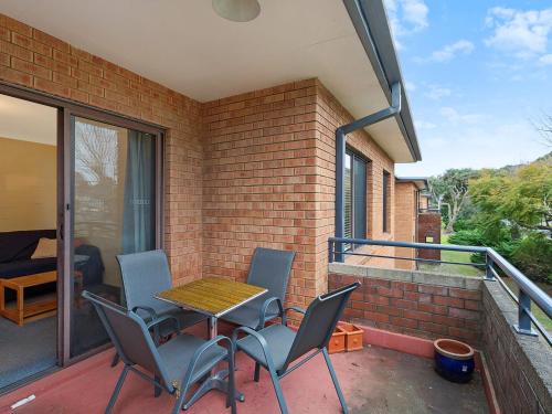 Cuttagee NSW VIC Tourism