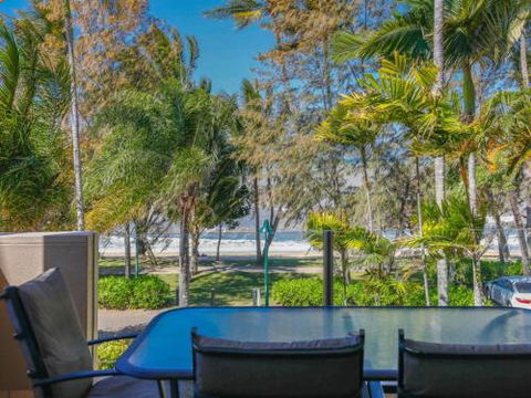 Paringa 8 Palm Cove - VIC Tourism 5