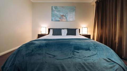 Central City Convenience Free Parking & WiFi - VIC Tourism 6