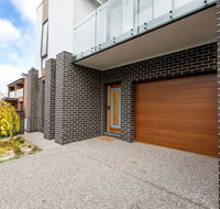 Two Ten Luxury CBD Accommodation - VIC Tourism