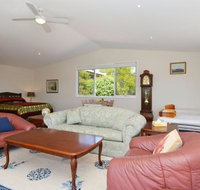 Morisset Waterfront 1bdr Studio looking over Trinity Marina - VIC Tourism