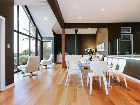 Venabu On Garuwa 20 Garuwa Street Spectacular House With Fabulous Views - VIC Tourism 6