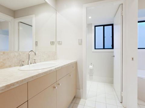 Venabu On Garuwa 20 Garuwa Street Spectacular House With Fabulous Views - VIC Tourism 1