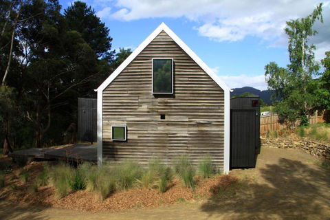 Big.Shed.House - VIC Tourism 6
