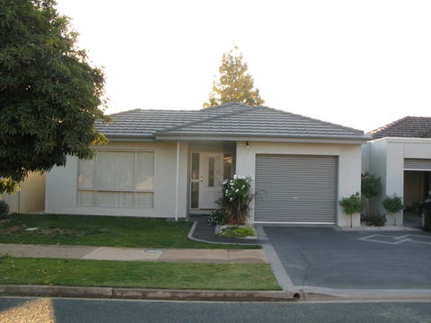 The Villa Kyabram - VIC Tourism 3